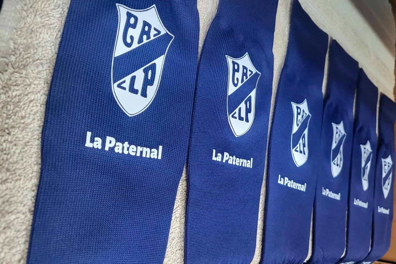 Pantorrilleras personalizadas Club La Paternal